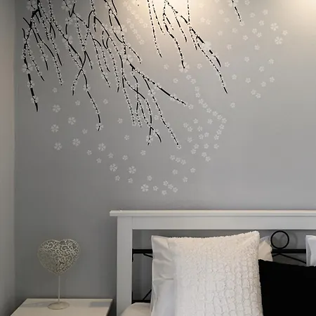 Milos Apartman